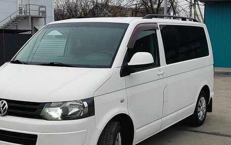 Volkswagen Caravelle T5, 2013 год, 2 250 000 рублей, 2 фотография