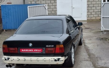 BMW 5 серия, 1993 год, 470 000 рублей, 11 фотография