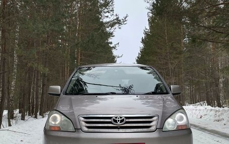 Toyota Ipsum II, 2001 год, 899 999 рублей, 14 фотография