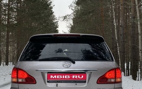 Toyota Ipsum II, 2001 год, 899 999 рублей, 9 фотография