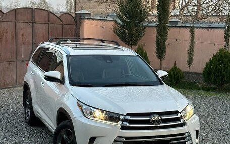 Toyota Highlander III, 2021 год, 3 540 000 рублей, 3 фотография