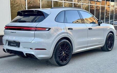 Porsche Cayenne III, 2024 год, 27 980 000 рублей, 3 фотография