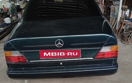 Mercedes-Benz W124, 1985 год, 250 000 рублей, 4 фотография