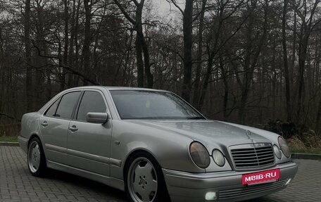 Mercedes-Benz E-Класс, 1997 год, 800 000 рублей, 2 фотография