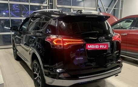 Toyota RAV4, 2017 год, 2 445 000 рублей, 3 фотография