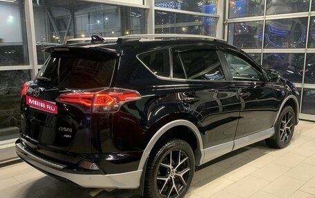 Toyota RAV4, 2017 год, 2 445 000 рублей, 4 фотография