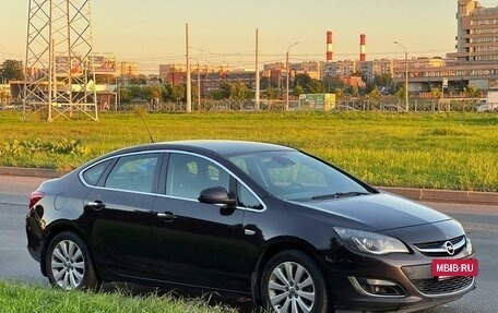 Opel Astra J, 2013 год, 1 000 000 рублей, 3 фотография