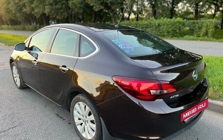 Opel Astra J, 2013 год, 1 000 000 рублей, 10 фотография