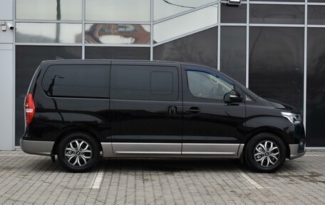 Hyundai H-1 II рестайлинг, 2021 год, 3 980 000 рублей, 5 фотография