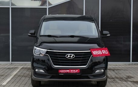 Hyundai H-1 II рестайлинг, 2021 год, 3 980 000 рублей, 3 фотография