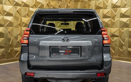 Toyota Land Cruiser Prado 150 рестайлинг 2, 2022 год, 9 950 000 рублей, 4 фотография