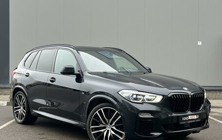 BMW X5, 2021 год, 9 450 000 рублей, 2 фотография