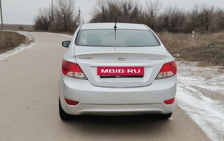 Hyundai Solaris II рестайлинг, 2014 год, 820 000 рублей, 3 фотография