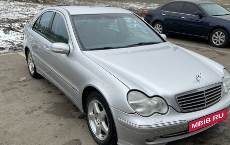 Mercedes-Benz C-Класс, 2000 год, 750 000 рублей, 1 фотография