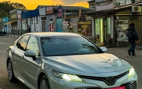 Toyota Camry, 2018 год, 2 900 000 рублей, 2 фотография