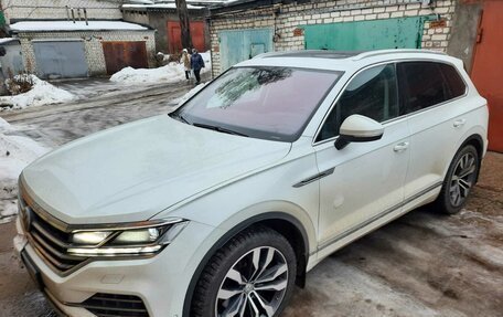 Volkswagen Touareg III, 2019 год, 7 500 000 рублей, 2 фотография