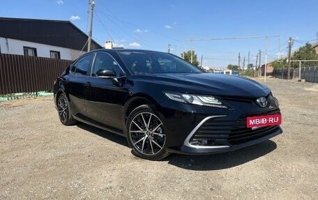 Toyota Camry, 2022 год, 3 350 000 рублей, 6 фотография