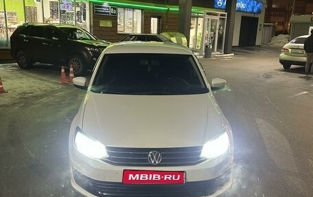 Volkswagen Polo VI (EU Market), 2015 год, 1 070 000 рублей, 2 фотография