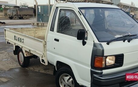 Toyota Lite Ace III, 1990 год, 850 000 рублей, 4 фотография