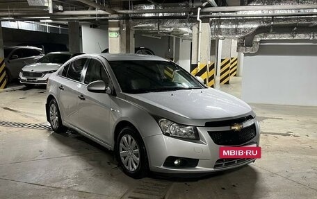 Chevrolet Cruze II, 2011 год, 650 000 рублей, 4 фотография