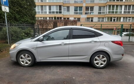 Hyundai Solaris II рестайлинг, 2012 год, 880 000 рублей, 4 фотография