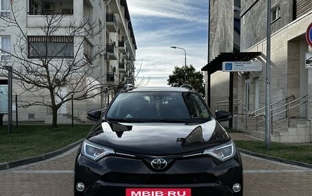 Toyota RAV4, 2017 год, 2 950 000 рублей, 2 фотография