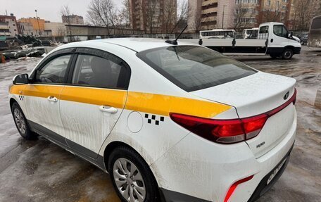 KIA Rio IV, 2018 год, 700 000 рублей, 3 фотография