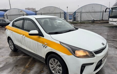 KIA Rio IV, 2018 год, 700 000 рублей, 2 фотография