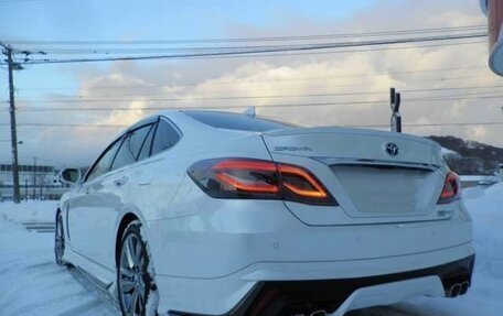 Toyota Crown, 2021 год, 2 900 000 рублей, 6 фотография