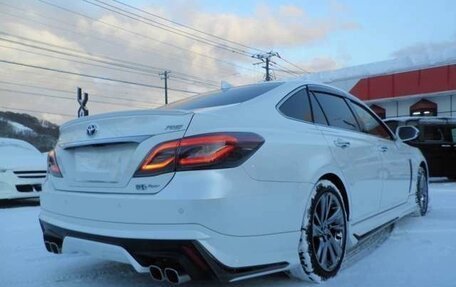 Toyota Crown, 2021 год, 2 900 000 рублей, 4 фотография