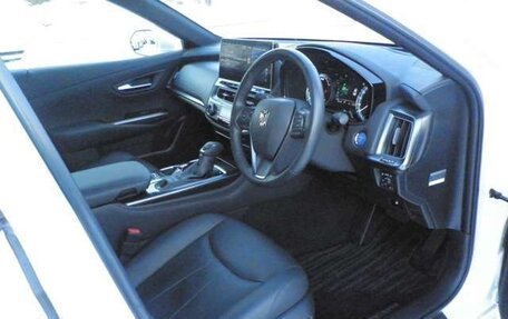 Toyota Crown, 2021 год, 2 900 000 рублей, 10 фотография