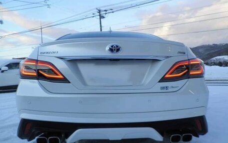Toyota Crown, 2021 год, 2 900 000 рублей, 5 фотография