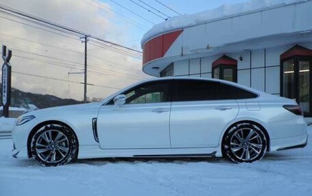 Toyota Crown, 2021 год, 2 900 000 рублей, 7 фотография