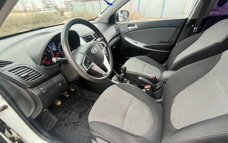 Hyundai Solaris II рестайлинг, 2012 год, 875 000 рублей, 13 фотография