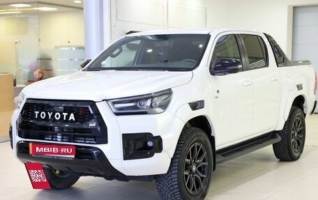 Toyota Hilux VIII, 2022 год, 5 999 000 рублей, 1 фотография