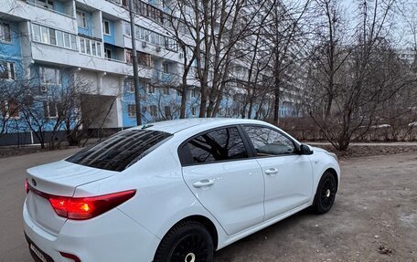 KIA Rio IV, 2018 год, 1 300 000 рублей, 4 фотография