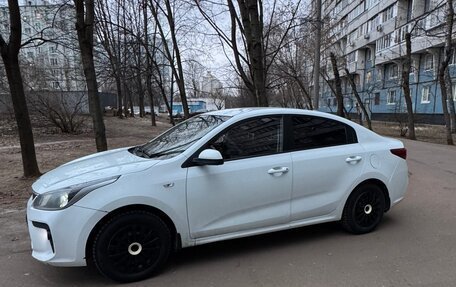 KIA Rio IV, 2018 год, 1 300 000 рублей, 8 фотография