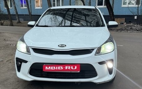 KIA Rio IV, 2018 год, 1 300 000 рублей, 10 фотография