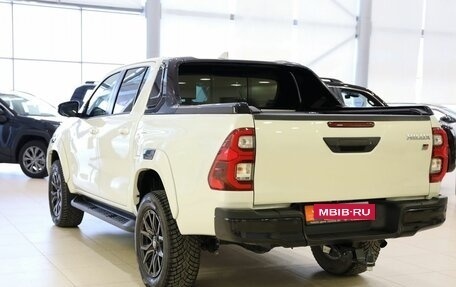 Toyota Hilux VIII, 2022 год, 5 999 000 рублей, 11 фотография