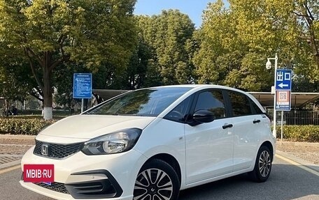 Honda Fit, 2021 год, 1 300 000 рублей, 2 фотография