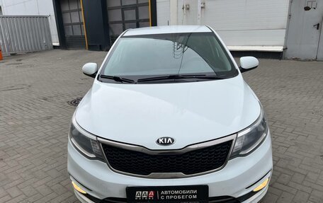 KIA Rio III рестайлинг, 2016 год, 1 090 000 рублей, 2 фотография