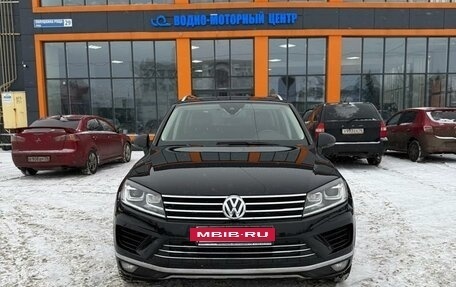 Volkswagen Touareg III, 2015 год, 3 085 000 рублей, 2 фотография