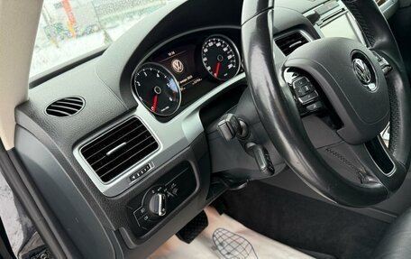 Volkswagen Touareg III, 2015 год, 3 085 000 рублей, 21 фотография