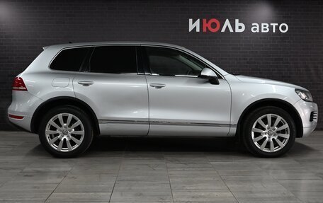 Volkswagen Touareg III, 2011 год, 1 990 000 рублей, 8 фотография