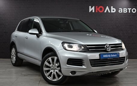 Volkswagen Touareg III, 2011 год, 1 990 000 рублей, 3 фотография