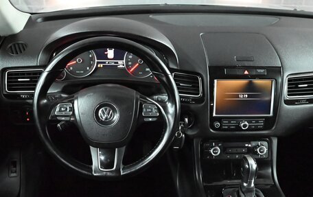 Volkswagen Touareg III, 2011 год, 1 990 000 рублей, 12 фотография