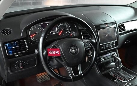 Volkswagen Touareg III, 2011 год, 1 990 000 рублей, 14 фотография