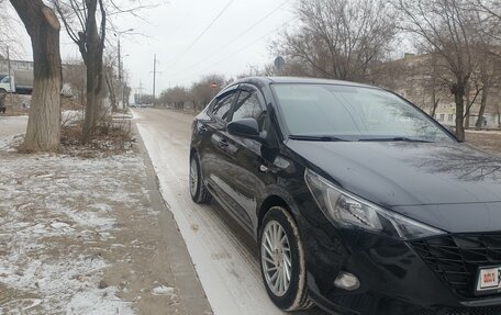 Hyundai Solaris II рестайлинг, 2022 год, 2 100 000 рублей, 3 фотография