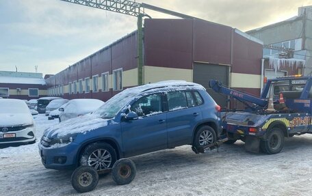 Volkswagen Tiguan I, 2011 год, 800 000 рублей, 2 фотография