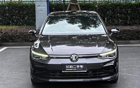 Volkswagen Golf VIII, 2021 год, 1 950 000 рублей, 2 фотография